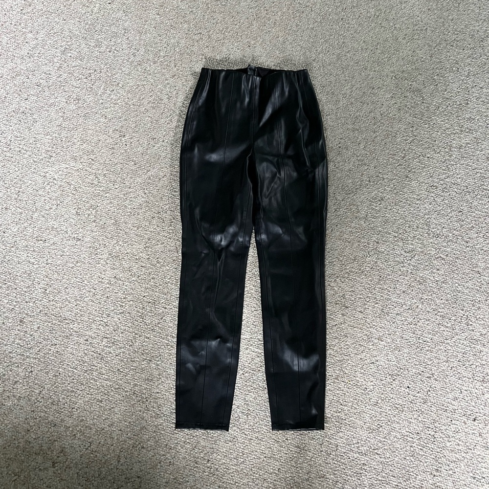 Blank NYC black leather style pleather skinny pants women’s 27